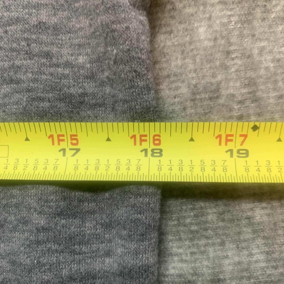 Under Armour Pullover Shirt Mens Medium Gray Athletic Crew Neck Long Sleeve - Picture 6 of 7